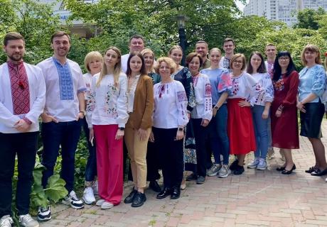 Сьогодні Національне інформаційне бюро - у вишиванці!