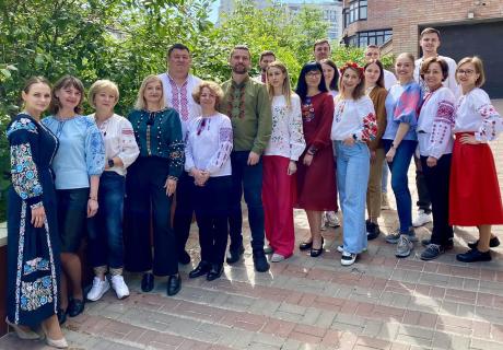 Сьогодні Національне інформаційне бюро - у вишиванці!