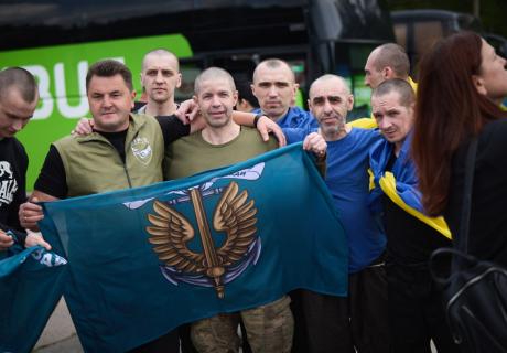 Обмін полоненими: Захисники України повертаються додому