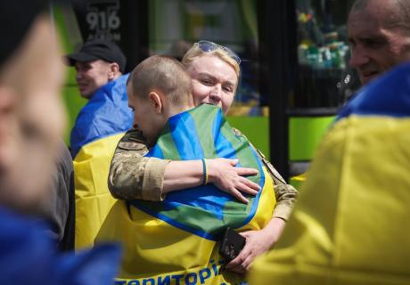 Обмін полоненими: Захисники України повертаються додому