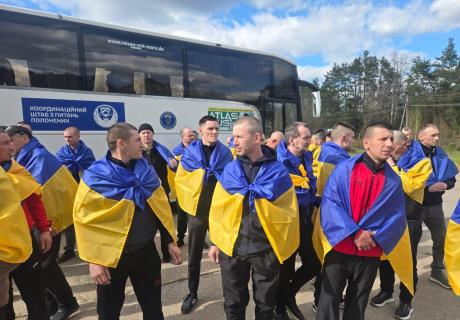 В Україну з російського полону повернули 193 військових